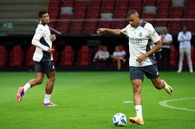 中展现了极 中展现了极